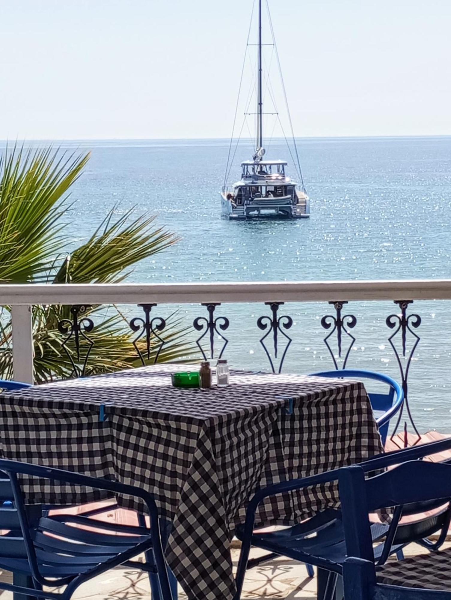 Svetlana & Michalis Oasis Hotel Agia Marina  Exterior photo